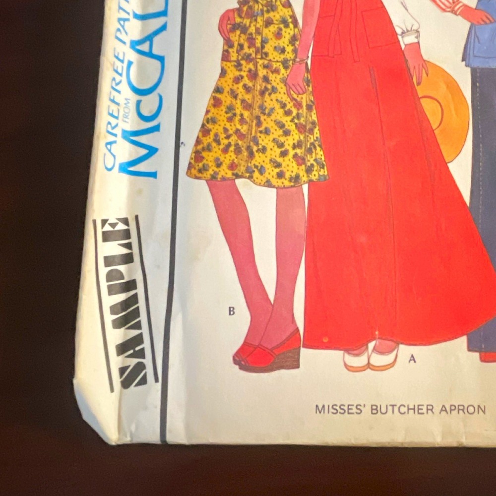 McCall's 10012 VTG 1970s Sewing Pattern Misses Butcher Apron Petite S-M UNCUT